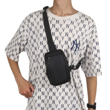 Mellkas táska, Crossbody átlós válltáska férfiaknak - Méret: 9 x 15 cm - FEKETE